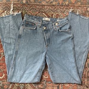 Zara Crossed Jeans